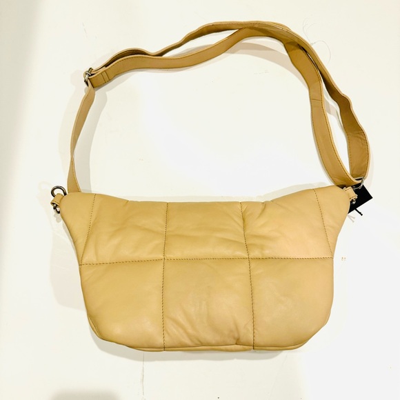 STYLISM Beige Sheepskin Oversized Puffy Quilted Sling Bag - Picture 9 of 11